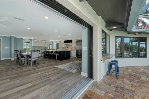 House in Longboat Key, Florida 4 bedrooms, 236.9 sq.m. № 2094604 - photo 9