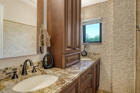 House in Longboat Key, Florida 4 bedrooms, 236.9 sq.m. № 2094604 - photo 29
