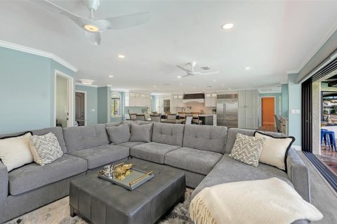 House in Longboat Key, Florida 4 bedrooms, 236.9 sq.m. № 2094604 - photo 8