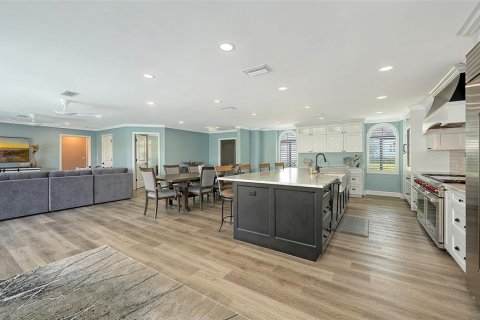 House in Longboat Key, Florida 4 bedrooms, 236.9 sq.m. № 2094604 - photo 18