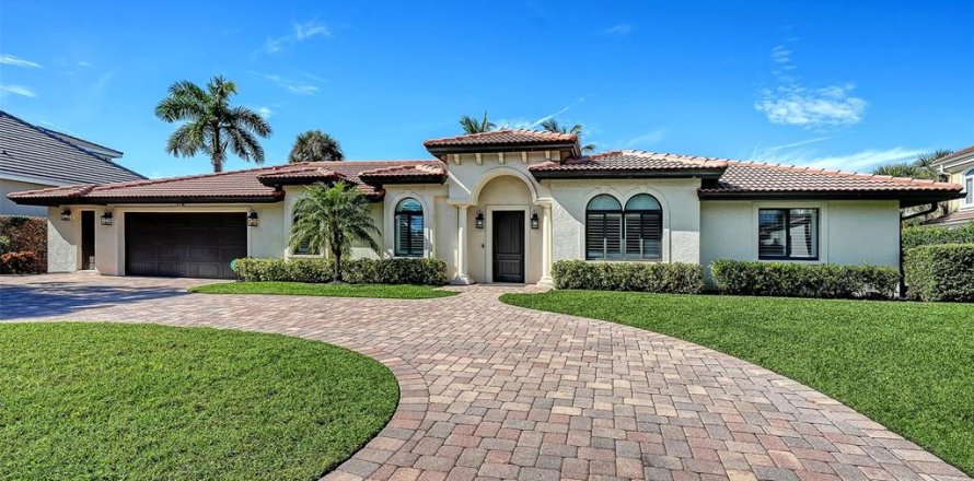 House in Longboat Key, Florida 4 bedrooms, 236.9 sq.m. № 2094604