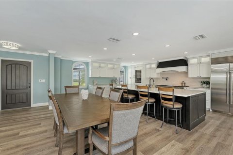 House in Longboat Key, Florida 4 bedrooms, 236.9 sq.m. № 2094604 - photo 11