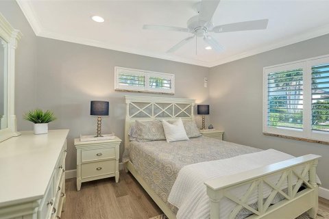 House in Longboat Key, Florida 4 bedrooms, 236.9 sq.m. № 2094604 - photo 27