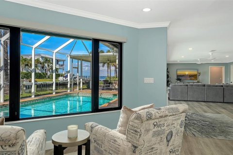 House in Longboat Key, Florida 4 bedrooms, 236.9 sq.m. № 2094604 - photo 21