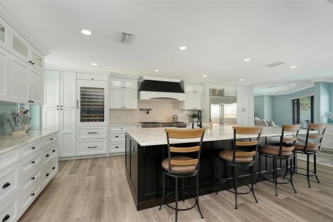 House in Longboat Key, Florida 4 bedrooms, 236.9 sq.m. № 2094604 - photo 19
