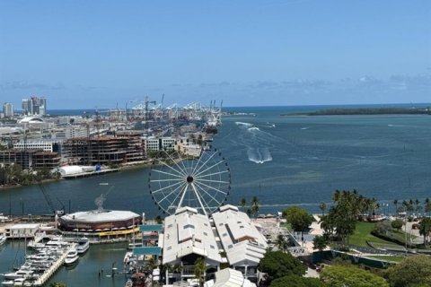 Снять в аренду кондоминиум в Майами, Флорида 31.68м2, № 1961882 - фото 1