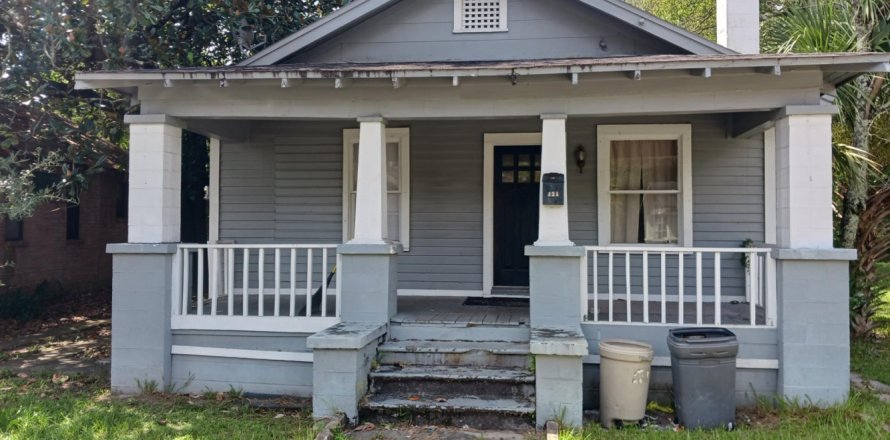 House in Jacksonville, Florida 4 bedrooms, 147.44 sq.m. № 772085