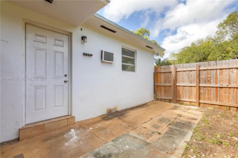 Снять в аренду виллу или дом в Эль Портал, Флорида 1 спальня, 60.39м2, № 2004900 - фото 18