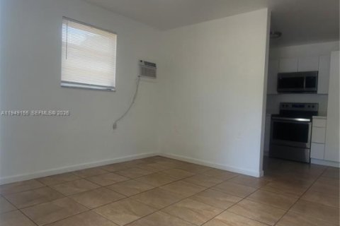 Снять в аренду виллу или дом в Эль Портал, Флорида 1 спальня, 60.39м2, № 2004900 - фото 6