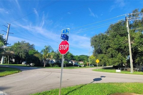 Снять в аренду виллу или дом в Эль Портал, Флорида 1 спальня, 60.39м2, № 2004900 - фото 2