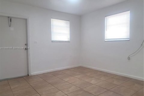 Снять в аренду виллу или дом в Эль Портал, Флорида 1 спальня, 60.39м2, № 2004900 - фото 7