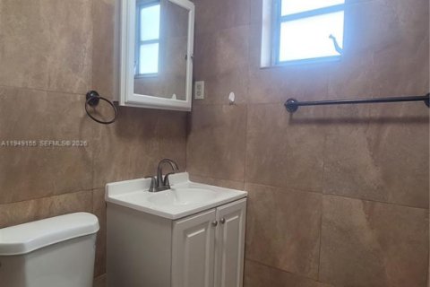 Снять в аренду виллу или дом в Эль Портал, Флорида 1 спальня, 60.39м2, № 2004900 - фото 12