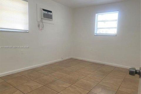 Снять в аренду виллу или дом в Эль Портал, Флорида 1 спальня, 60.39м2, № 2004900 - фото 8