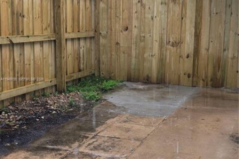 Снять в аренду виллу или дом в Эль Портал, Флорида 1 спальня, 60.39м2, № 2004900 - фото 15