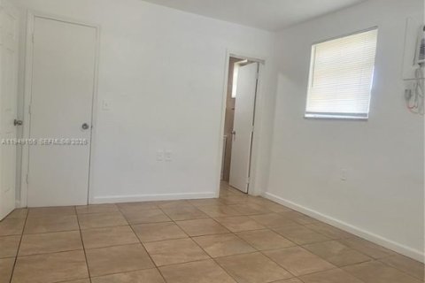 Снять в аренду виллу или дом в Эль Портал, Флорида 1 спальня, 60.39м2, № 2004900 - фото 10