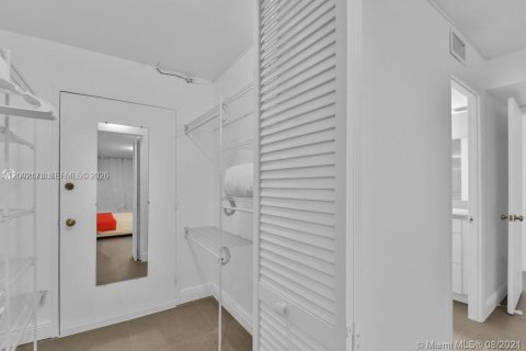 Copropriété à louer à Aventura, Floride: 2 chambres, 145.39 m2 № 2066387 - photo 17