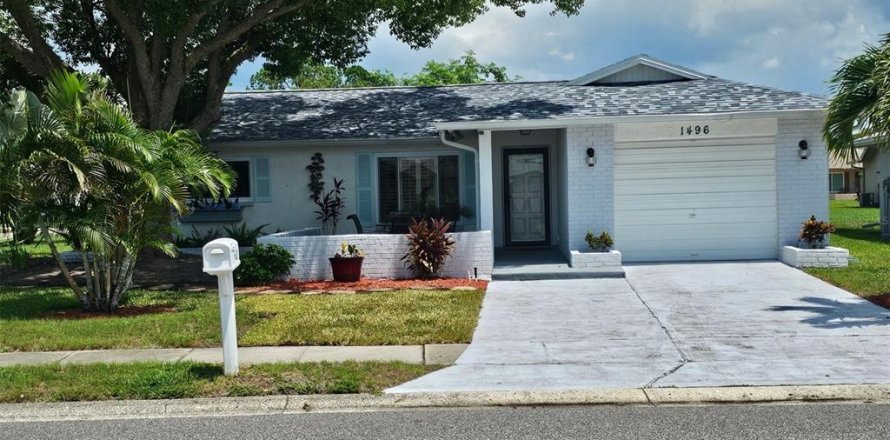 House in Palm Harbor, Florida 2 bedrooms, 105.17 sq.m. № 2230769