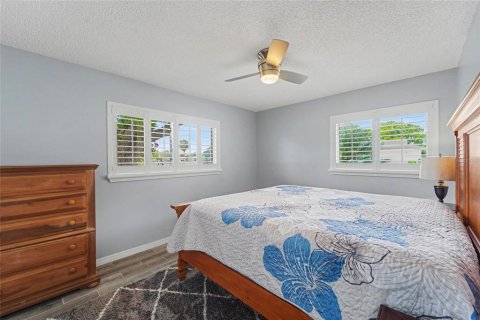 House in Palm Harbor, Florida 2 bedrooms, 105.17 sq.m. № 2230769 - photo 17