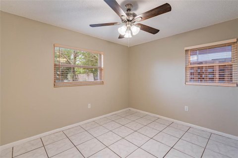 House in Orlando, Florida 3 bedrooms, 97.45 sq.m. № 1565803 - photo 13