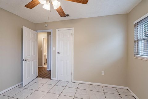 House in Orlando, Florida 3 bedrooms, 97.45 sq.m. № 1565803 - photo 15