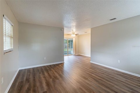 House in Orlando, Florida 3 bedrooms, 97.45 sq.m. № 1565803 - photo 5