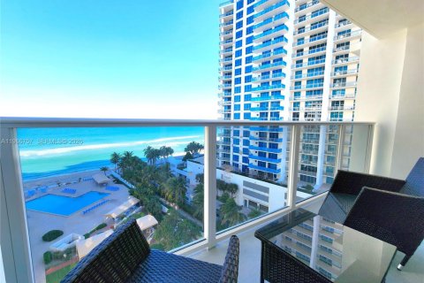 Copropriété à louer à Hollywood, Floride: 2 chambres, 103.12 m2 № 2028973 - photo 2