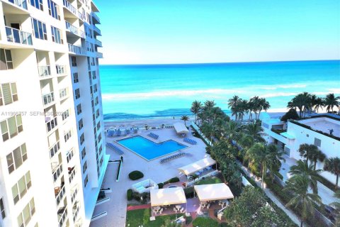 Condo à Hollywood, Floride, 2 chambres  № 2028973