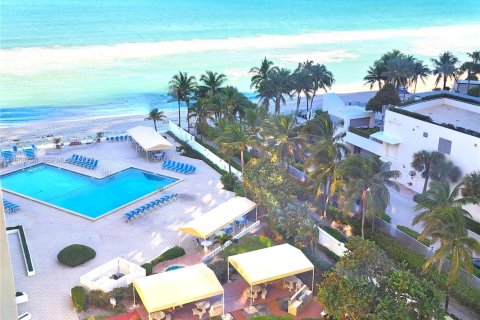 Copropriété à louer à Hollywood, Floride: 2 chambres, 103.12 m2 № 2028973 - photo 27