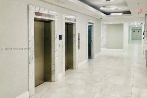 Copropriété à vendre à Hollywood, Floride: 1 chambre, 82.03 m2 № 2049017 - photo 24