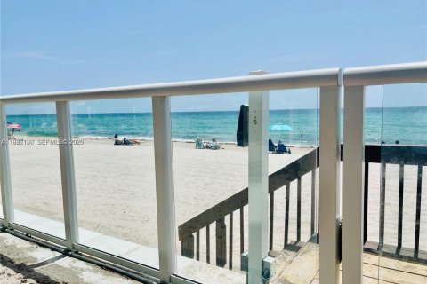 Condo à Hollywood, Floride, 1 chambre  № 2049017