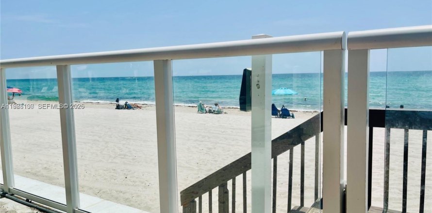 Condo à Hollywood, Floride, 1 chambre  № 2049017