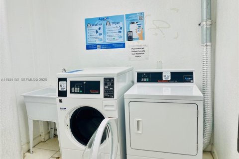 Copropriété à vendre à Hollywood, Floride: 1 chambre, 82.03 m2 № 2049017 - photo 14