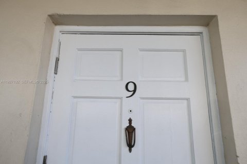 Снять в аренду квартиру в Хайалиа, Флорида 1 спальня, 41.81м2, № 1992331 - фото 9