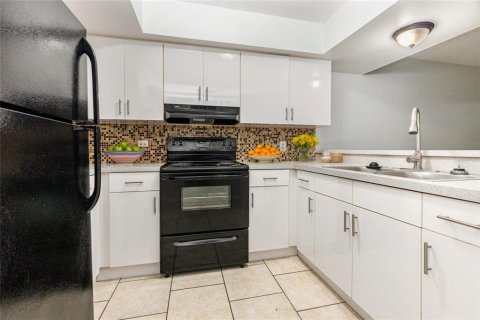 Adosado en alquiler en Kissimmee, Florida, 2 dormitorios, 92.53 m2 № 1917892 - foto 3