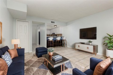 Adosado en alquiler en Kissimmee, Florida, 2 dormitorios, 92.53 m2 № 1917892 - foto 2