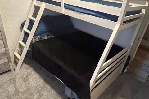 Снять в аренду виллу или дом в Дейви, Флорида 3 спальни, 83.61м2, № 1991984 - фото 2