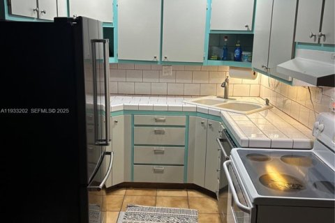 Снять в аренду виллу или дом в Дейви, Флорида 3 спальни, 83.61м2, № 1991984 - фото 8