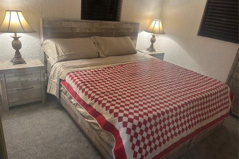 Снять в аренду виллу или дом в Дейви, Флорида 3 спальни, 83.61м2, № 1991984 - фото 5