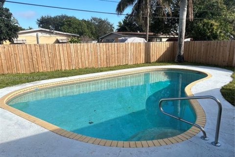 Снять в аренду виллу или дом в Дейви, Флорида 3 спальни, 83.61м2, № 1991984 - фото 3