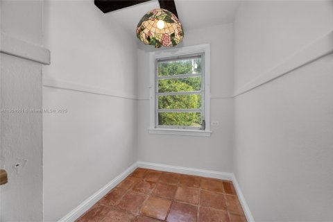 Купить виллу или дом в Корал-Гейблс, Флорида 3 спальни, 176.89м2, № 1956063 - фото 16