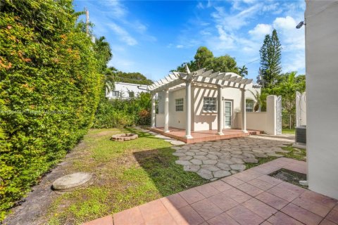 Купить виллу или дом в Корал-Гейблс, Флорида 3 спальни, 176.89м2, № 1956063 - фото 22