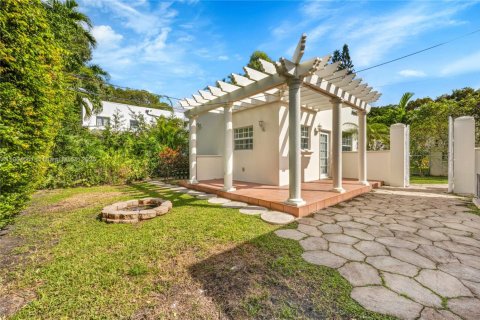 Купить виллу или дом в Корал-Гейблс, Флорида 3 спальни, 176.89м2, № 1956063 - фото 24