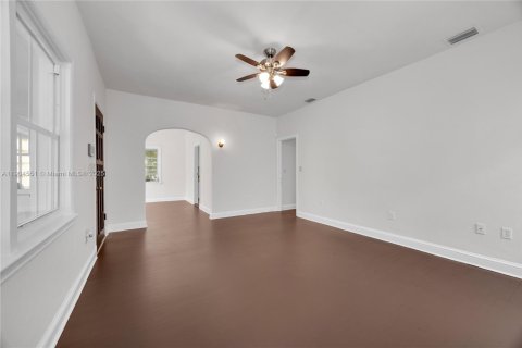 Купить виллу или дом в Корал-Гейблс, Флорида 3 спальни, 176.89м2, № 1956063 - фото 11