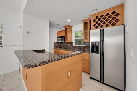 Купить виллу или дом в Корал-Гейблс, Флорида 3 спальни, 176.89м2, № 1956063 - фото 29