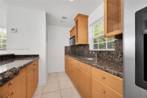 Купить виллу или дом в Корал-Гейблс, Флорида 3 спальни, 176.89м2, № 1956063 - фото 30