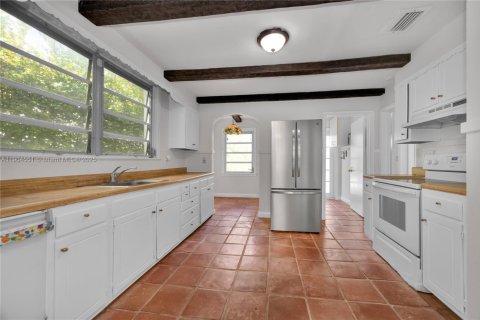 Купить виллу или дом в Корал-Гейблс, Флорида 3 спальни, 176.89м2, № 1956063 - фото 15