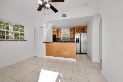 Купить виллу или дом в Корал-Гейблс, Флорида 3 спальни, 176.89м2, № 1956063 - фото 27