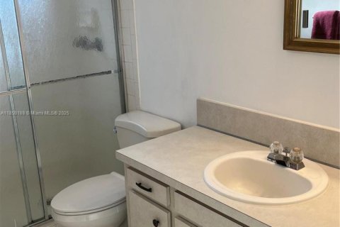 Condo in Coral Gables, Florida, 2 bedrooms  № 1882403 - photo 12