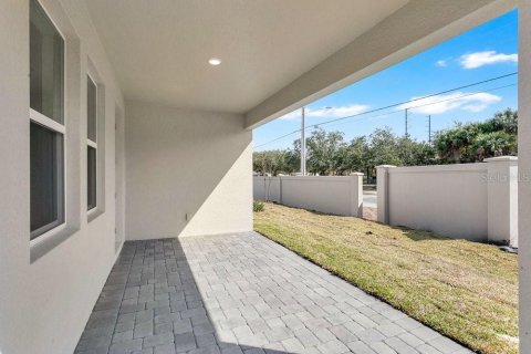 House in Orlando, Florida 5 bedrooms, 240.99 sq.m. № 2408404 - photo 26