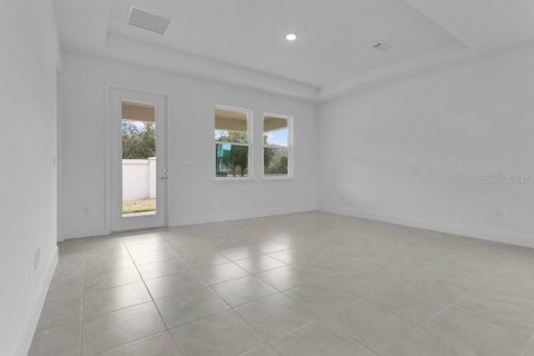 House in Orlando, Florida 5 bedrooms, 240.99 sq.m. № 2408404 - photo 7